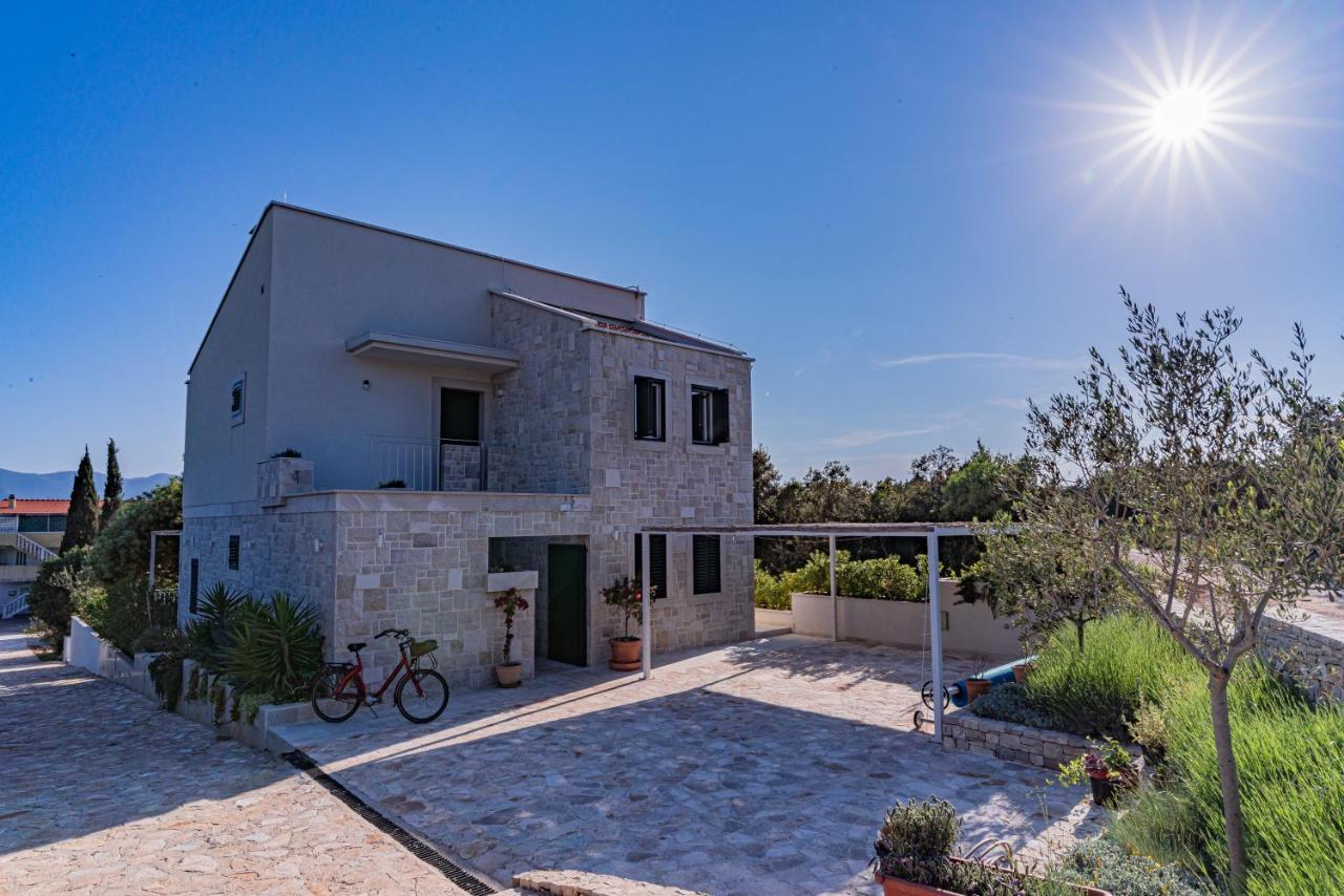 Villa Vera Loviste Exterior photo